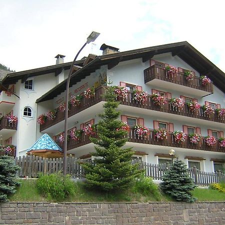 Piccolo Hotel Canazei Esterno foto
